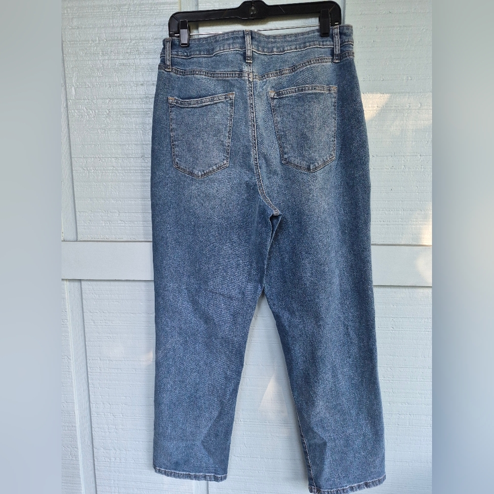 Sonoma Women's High Rise Curvy Straight Leg Blue Jeans Size 14R Medium Wash NWOT - Picture 3 of 3